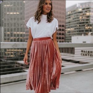 CLAD AND CLOTH PUNS N’ ROSES PINK SKIRT
